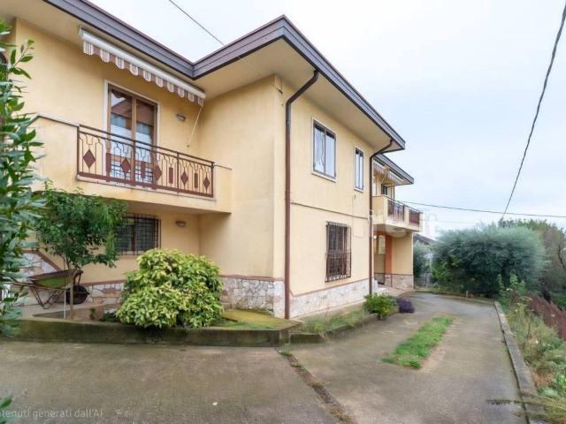 Villa Indipendente in vendita a Colognola Ai Colli, Veneto