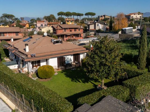 Villa Indipendente in vendita a Roma Capitale, Lazio