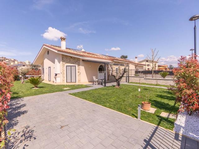 Villa Indipendente in vendita a Roma Capitale, Lazio