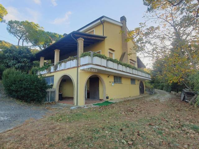Villa Indipendente in vendita a Unione dei Comuni della Val Vibrata, Colonnella