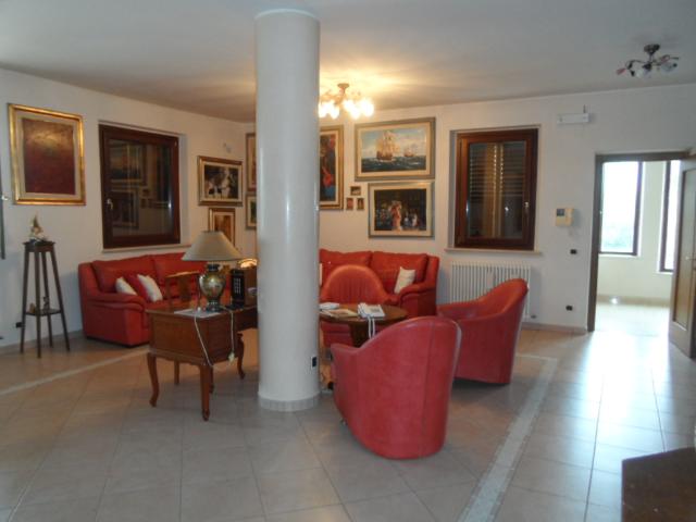 Villa Indipendente in vendita a Unione dei Comuni della Val Vibrata, Colonnella