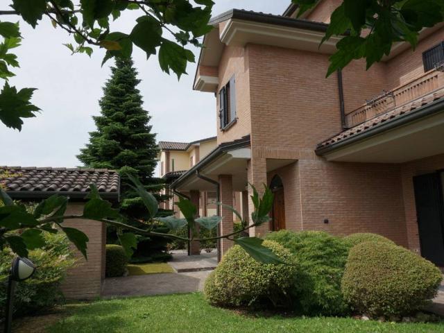Villa Indipendente in vendita a Colorno, Reggio Emilia