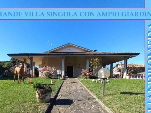 Villa Indipendente in vendita a Colturano, Lombardia