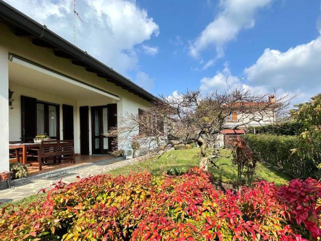 Villa Indipendente in vendita a Gironico Al Piano, Lombardia