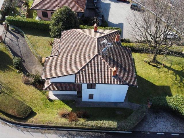 Villa Indipendente in vendita a Gironico Al Piano, Lombardia