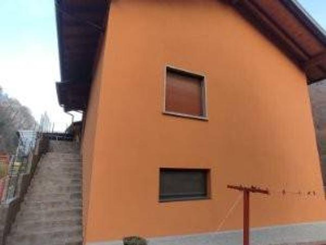 Villa Indipendente in vendita a Colzate, Lombardia