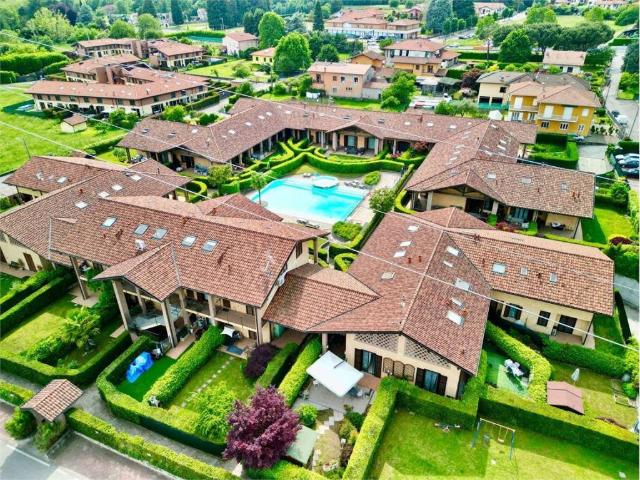 Villa Indipendente in vendita a Comabbio, Varese
