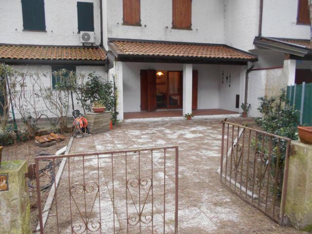 Villa Indipendente in vendita a Lido di Spina, Comacchio