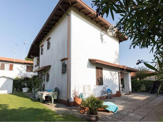 Villa Indipendente in vendita a Comacchio, Reggio Emilia