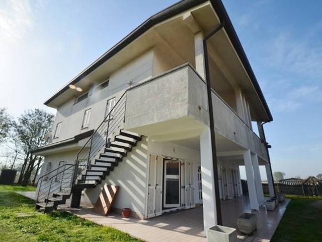 Villa Indipendente in vendita a Comacchio, Reggio Emilia