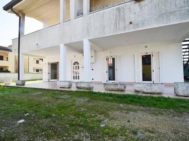 Villa Indipendente in vendita a Comacchio, Reggio Emilia