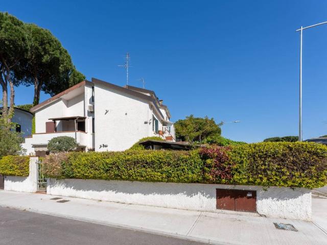 Villa Indipendente in vendita a Comacchio, Reggio Emilia