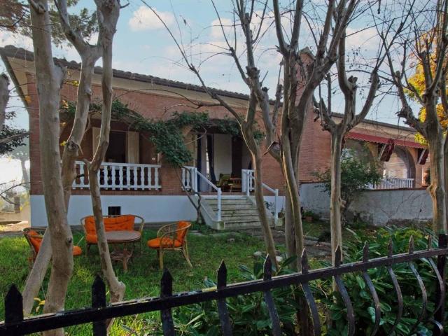 Villa Indipendente in vendita a Villaggio Galattico, Comacchio