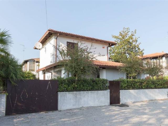 Villa Indipendente in vendita a Comacchio, Reggio Emilia