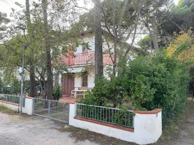 Villa Indipendente in vendita a Quartiere Le Valli, Comacchio