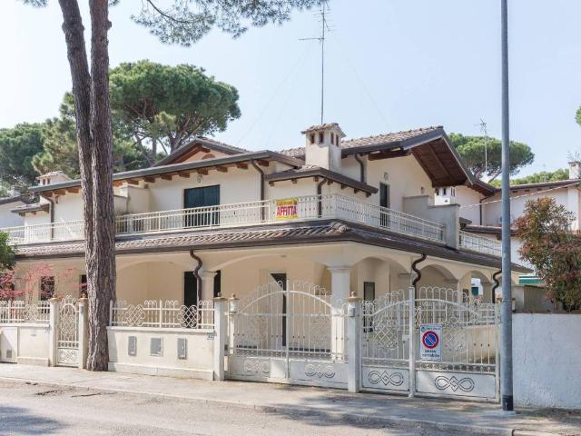 Villa Indipendente in vendita a Comacchio, Reggio Emilia