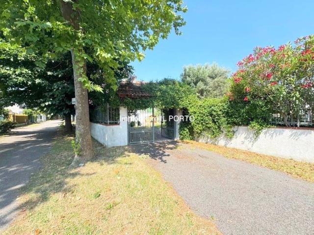 Villa Indipendente in vendita a Lido di Pomposa, Comacchio