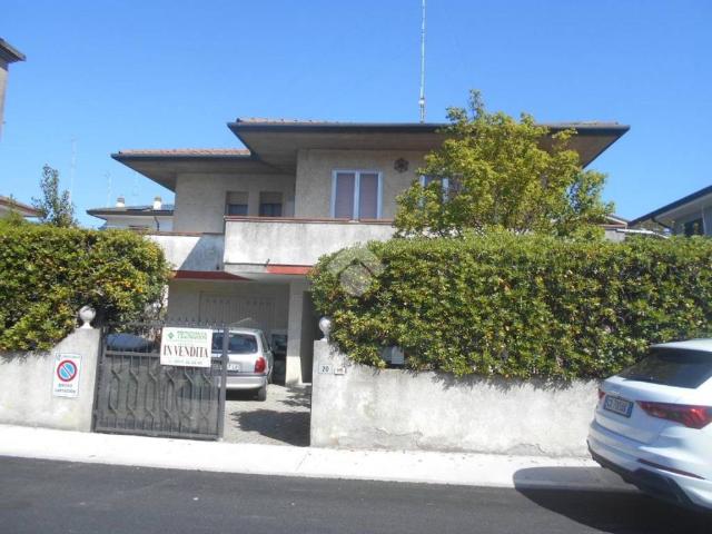 Villa Indipendente in vendita a Comacchio, Reggio Emilia