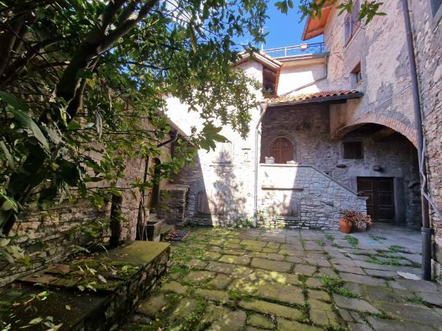 Villa Indipendente in vendita a Unione di comuni Montana Lunigiana, Comano