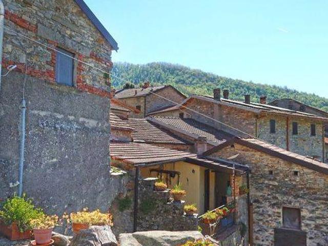 Villa Indipendente in vendita a Unione di comuni Montana Lunigiana, Comano