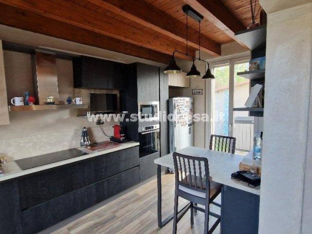 Villa Indipendente in vendita a Comazzo, Lombardia