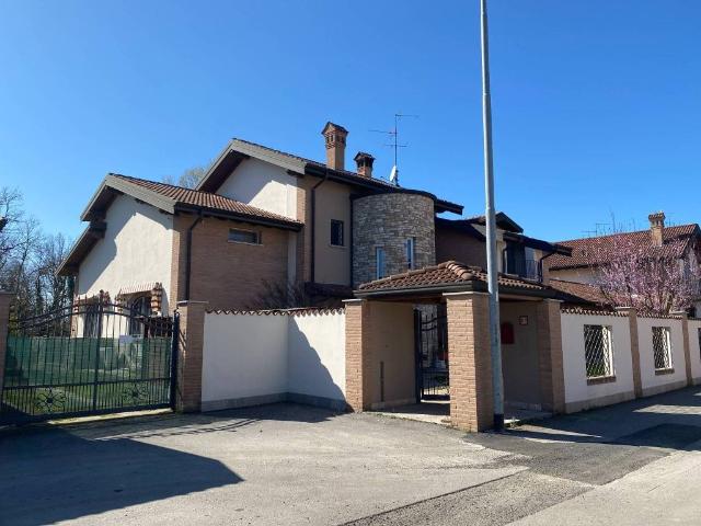 Villa Indipendente in vendita a Comazzo, Lombardia