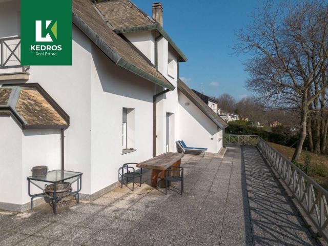 Villa Indipendente in vendita a Comerio, Lombardia