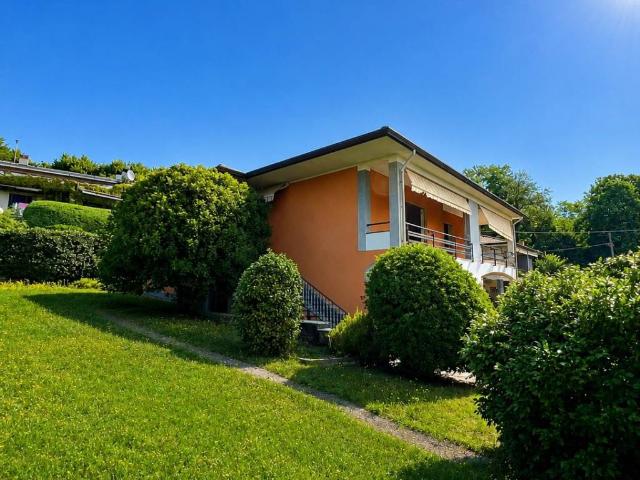 Villa Indipendente in vendita a Comerio, Lombardia