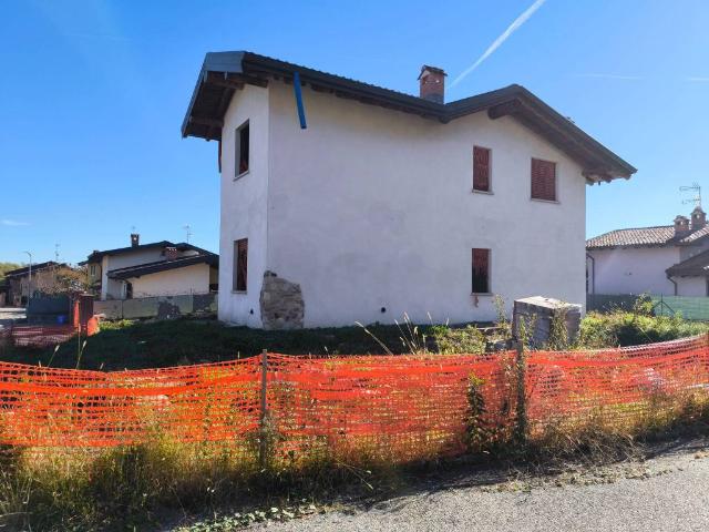 Villa Indipendente in vendita a Comignago, Novara