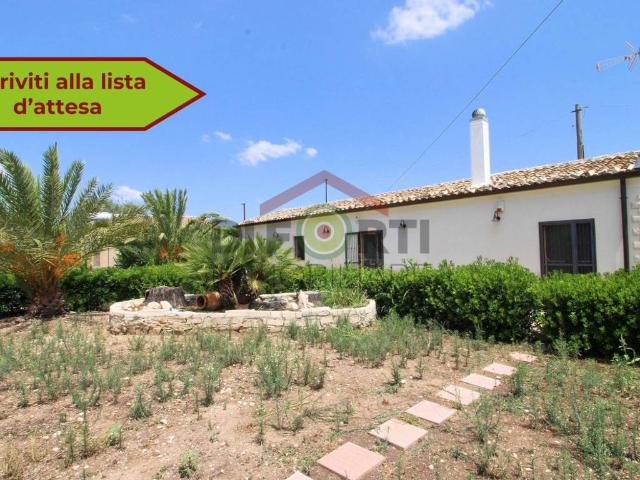 Villa Indipendente in vendita a Chiaramonte Gulfi, Sicilia