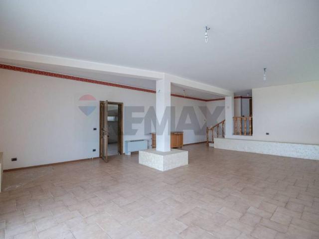 Villa Indipendente in vendita a Comiso, Sicilia