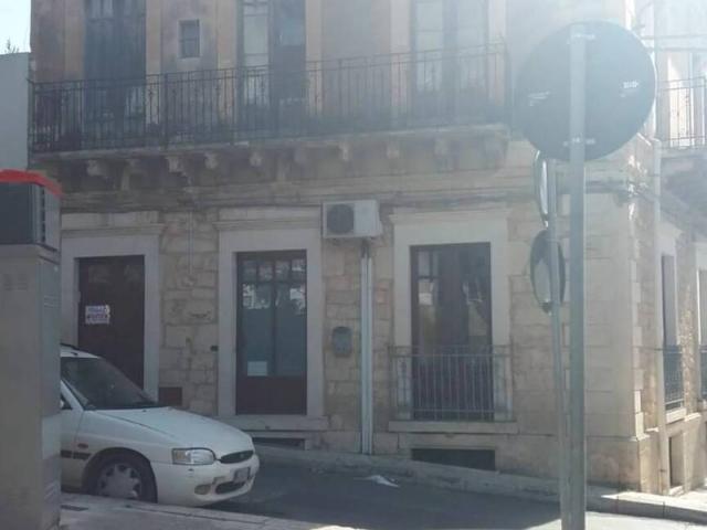Villa Indipendente in vendita a Comiso, Sicilia