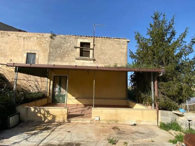 Villa Indipendente in vendita a Comiso, Sicilia