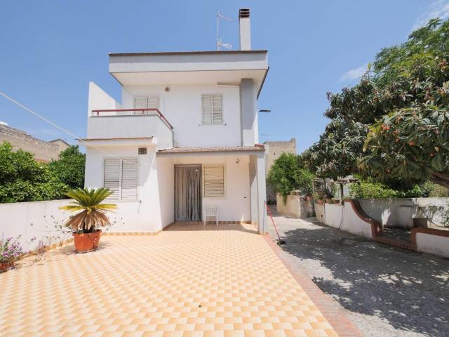 Villa Indipendente in vendita a Comiso, Sicilia