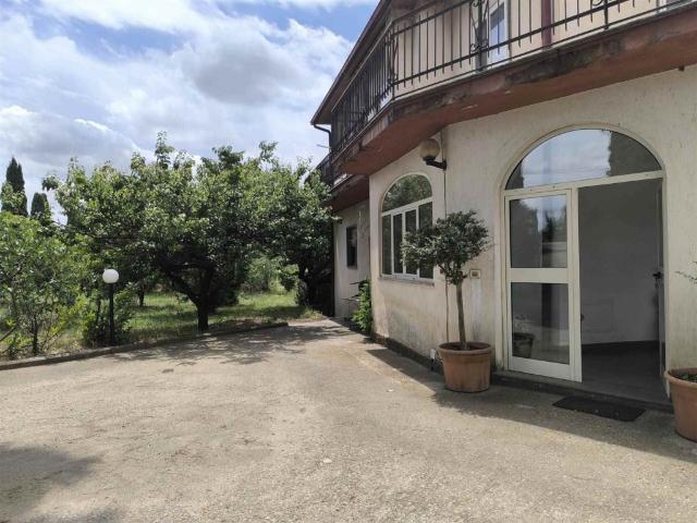 Villa Indipendente in vendita a Montefiascone, Lazio