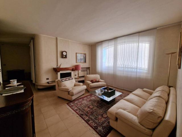 Villa Indipendente in vendita a Commessaggio, Lombardia