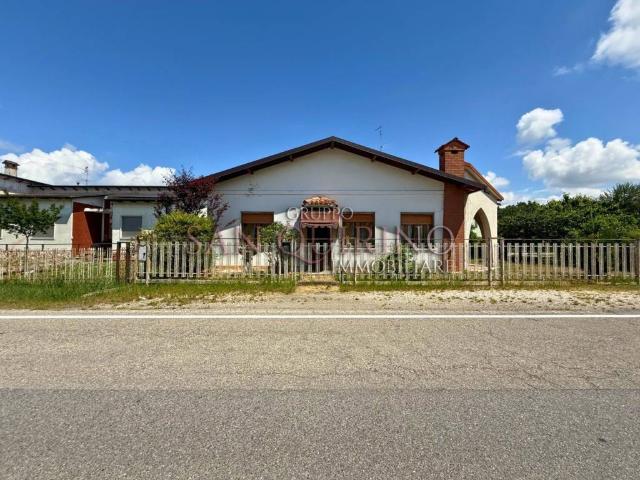 Villa Indipendente in vendita a Commessaggio, Lombardia