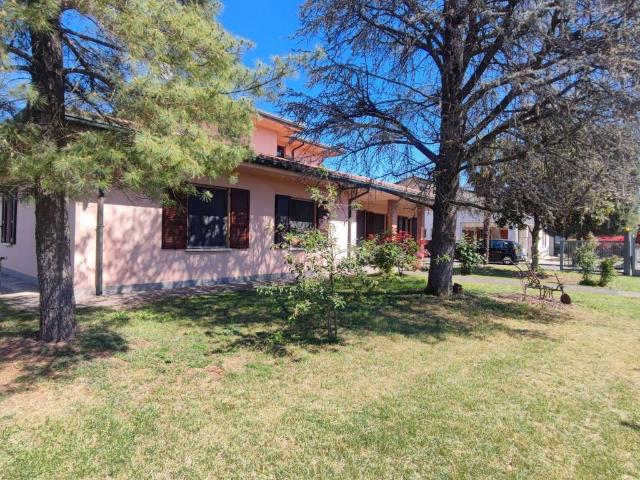 Villa Indipendente in vendita a Commessaggio, Lombardia