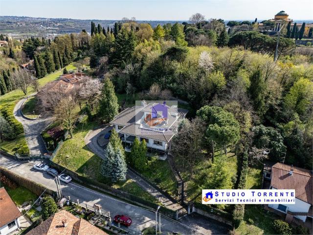Villa Indipendente in vendita a San Bartolomeo, Como