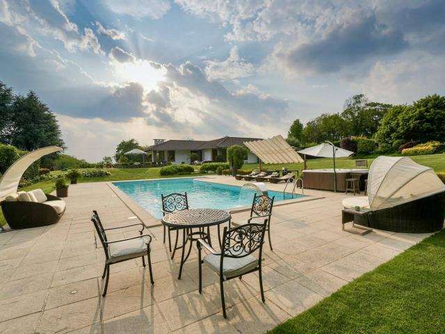 Villa Indipendente in vendita a Roncate, Como