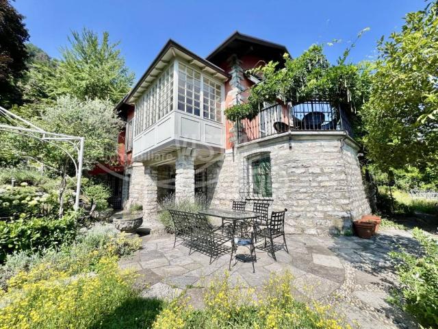 Villa Indipendente in vendita a Como, Lombardia