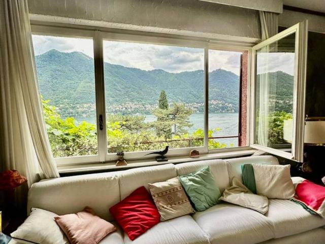 Villa Indipendente in vendita a Como, Lombardia
