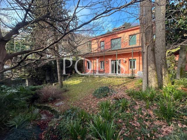 Villa Indipendente in vendita a Como