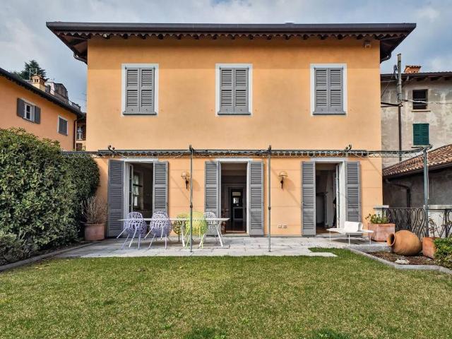 Villa Indipendente in vendita a Como