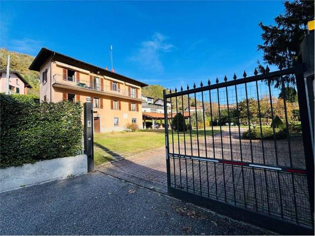 Villa Indipendente in vendita a Como, Lombardia