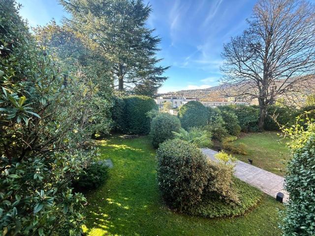 Villa Indipendente in vendita a Bignanico, Como