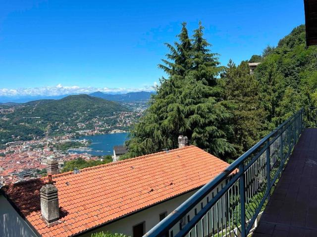 Villa Indipendente in vendita a Como, Lombardia