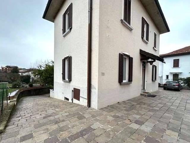 Villa Indipendente in vendita a Como, Lombardia