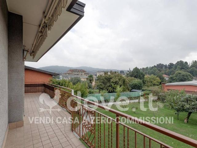 Villa Indipendente in vendita a Como, Lombardia