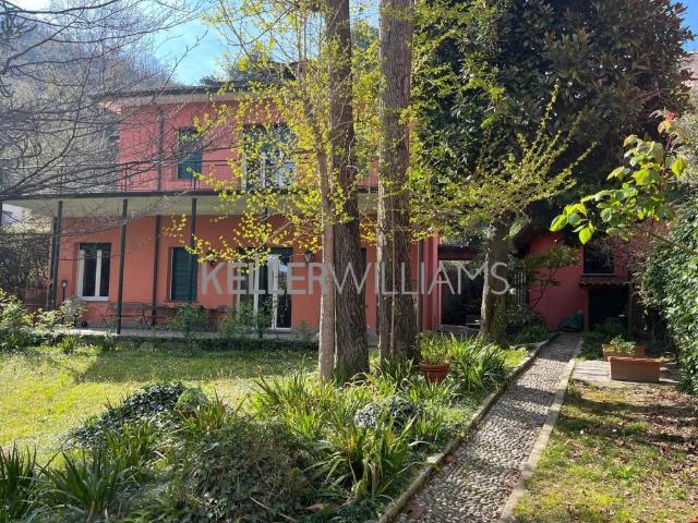 Villa Indipendente in vendita a Sagnino, Como